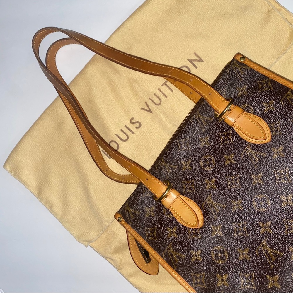 Louis Vuitton Popincourt Monogram Shoulder Bag - Picture 2 of 16